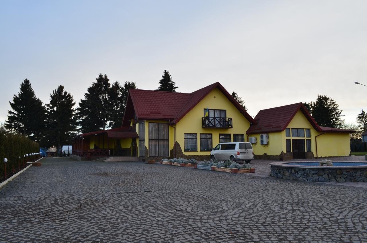 Hotel Fiyesta Starokostyantyniv 외부 사진