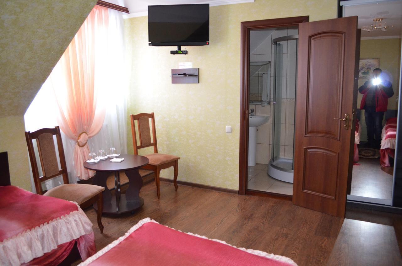Hotel Fiyesta Starokostyantyniv 외부 사진