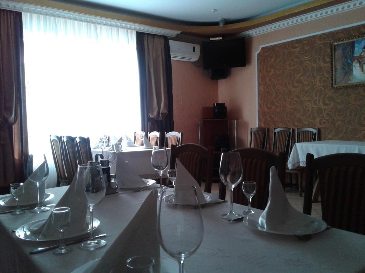 Hotel Fiyesta Starokostyantyniv 외부 사진